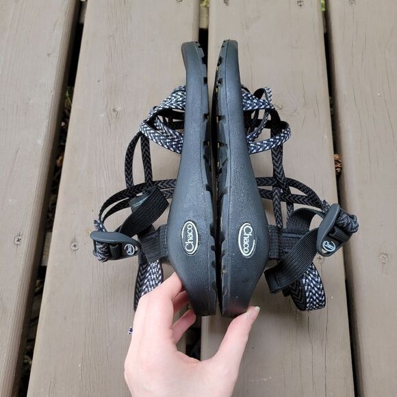 Chaco ZX/2 Classic Black White Gray Geometric Chevron Dagger Strappy Sandals 9 - Picture 2 of 7